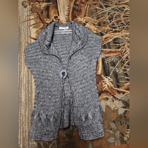 Sweater - Picture 4 of 10